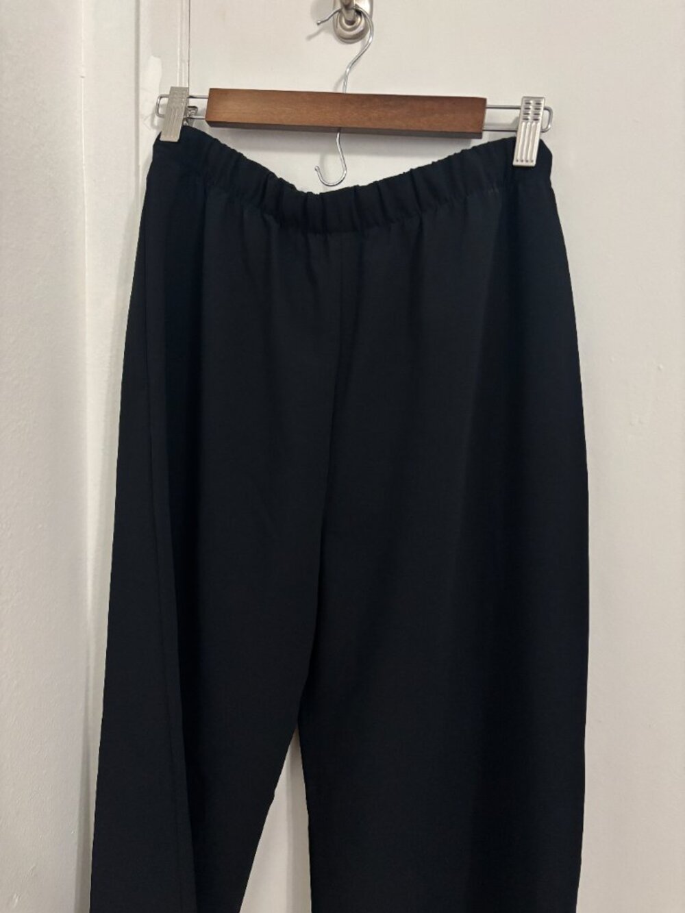 Aritzia WILFRED The Lodge Pant - Crepette | Black | Size Medium - Picture 6 of 6